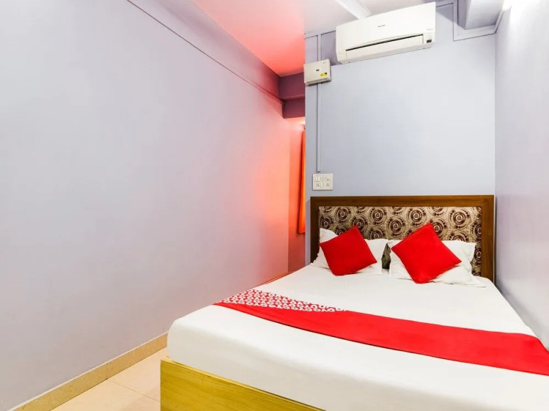 SPOT ON 37504 Mayura Hotel And Lodge