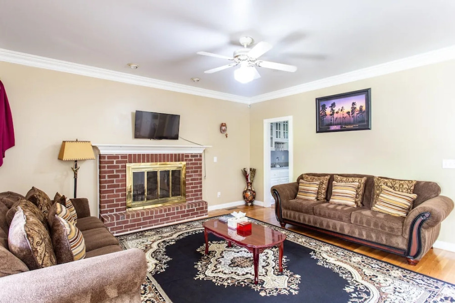 1369 Brentwood Walnut - 2 Br Apts