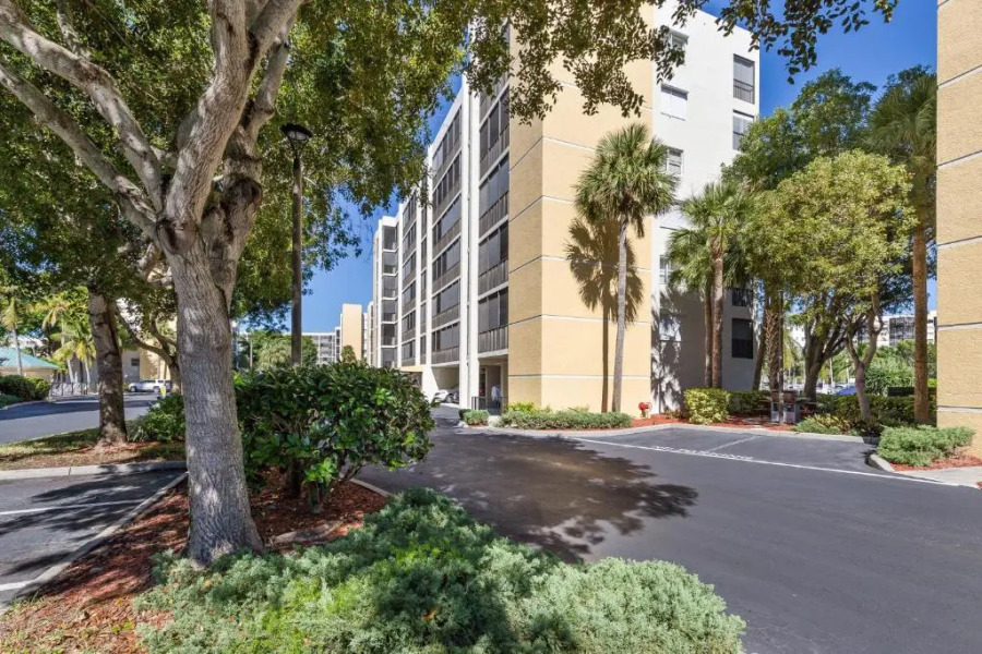 Hibiscus Pointe 733, 2 Bedrooms, WiFI, Heated Pool Access, Sleeps 6