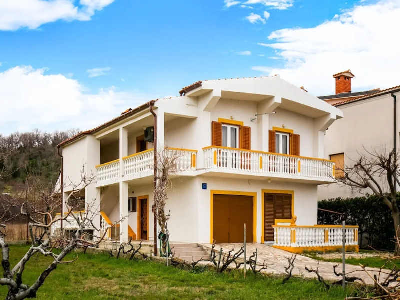 Lovely Apartment in Krneza Near Seabeach