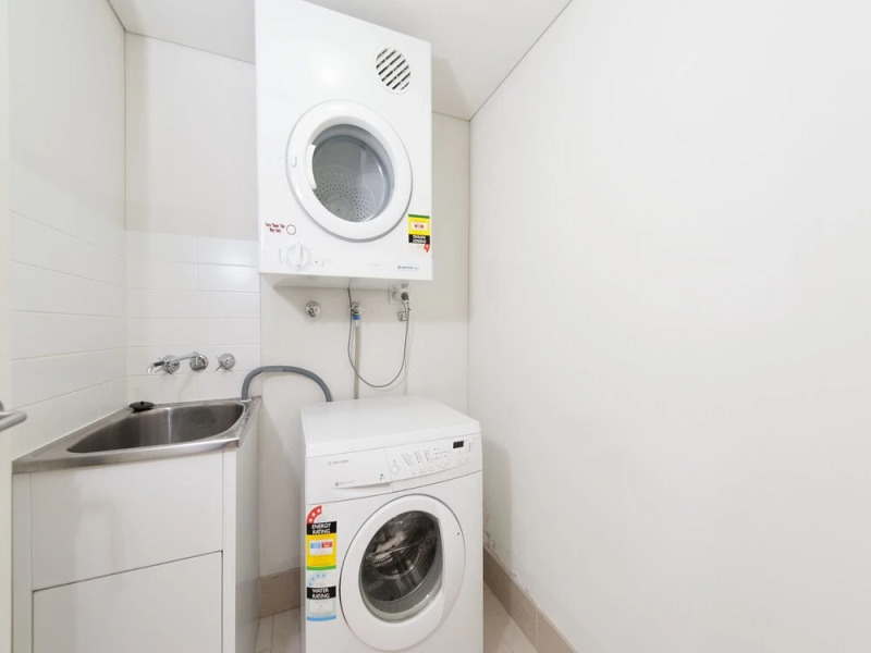 Cote D'Azur,  Unit 41/61 Donald Street