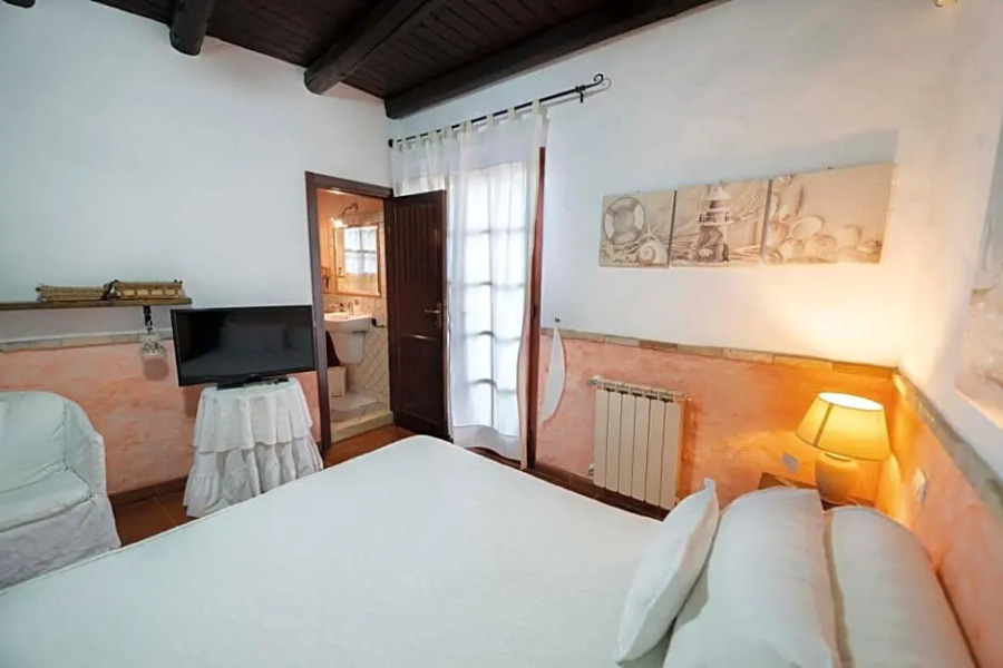 Sa Domu Sarda Suites - Bed & Breakfast