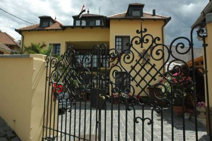 Alabárdos Panzió és Apartmanház