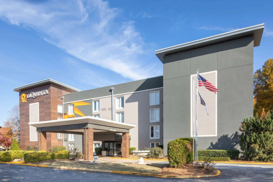 La Quinta Inn & Suites by Wyndham Atlanta Airport South
