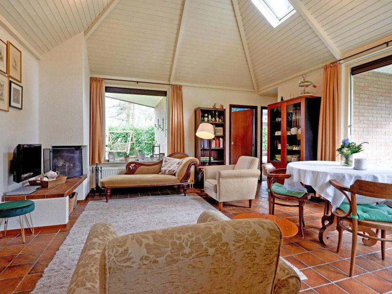 Garden-view Bungalow in Baarle-Nassau with Pool