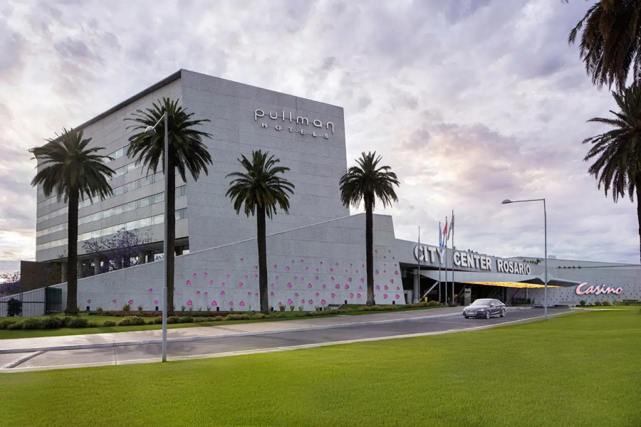 Pullman Rosario City Center Hotel
