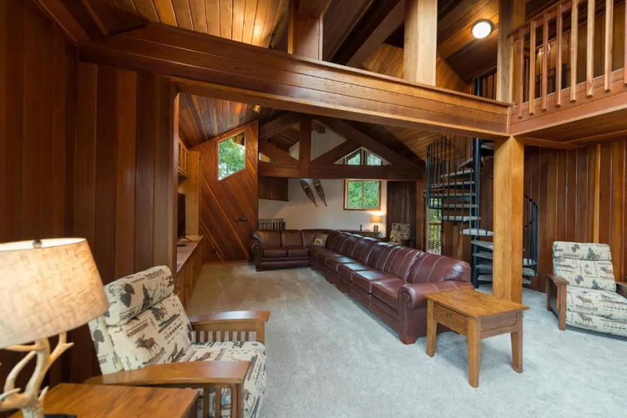 Four Seasons - 3br/4ba Holiday Home