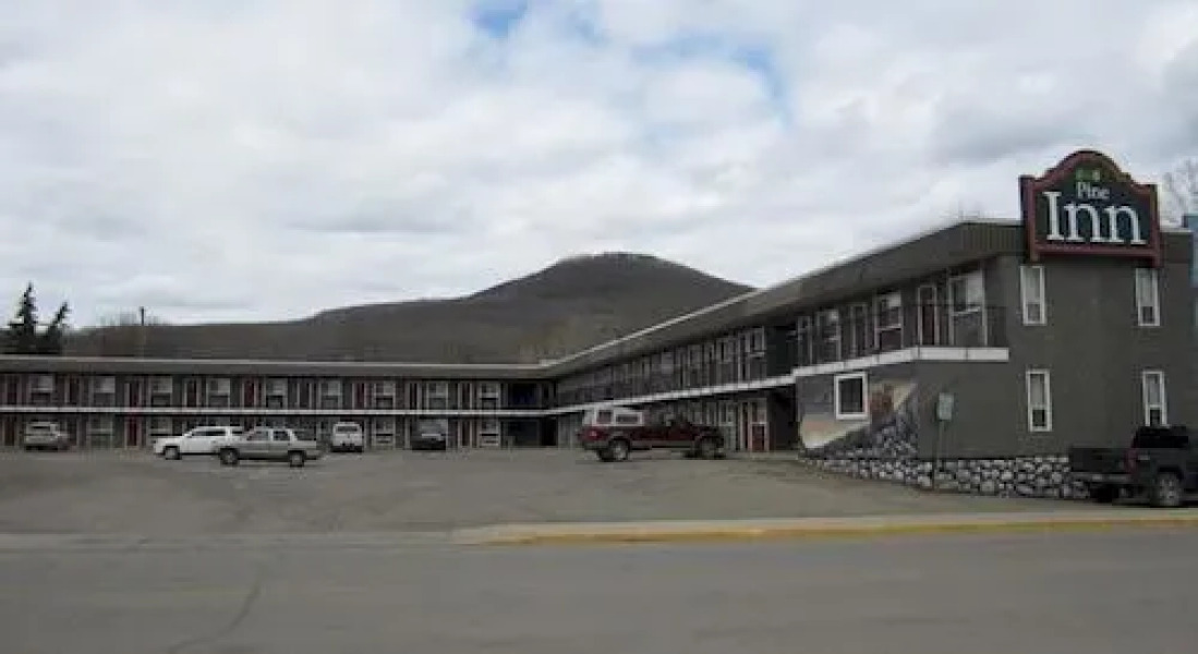 The Pinecone Inn & Suites