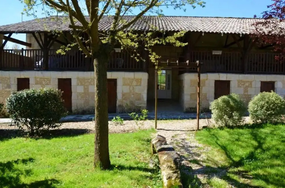 House With 4 Bedrooms in Saint-front-de-pradoux, With Shared Pool and Furnished Garden