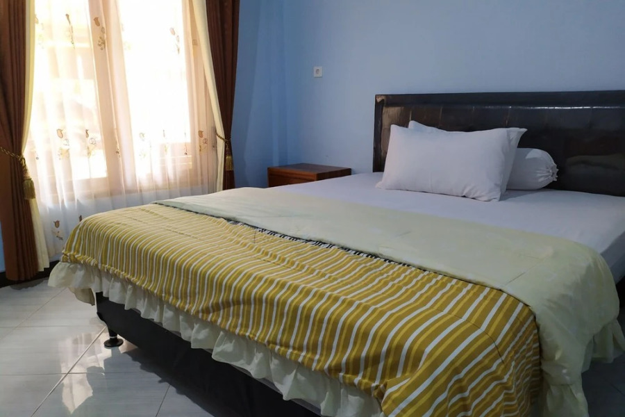 Hotel Tubalong Taliwang Syariah by Oyo Rooms