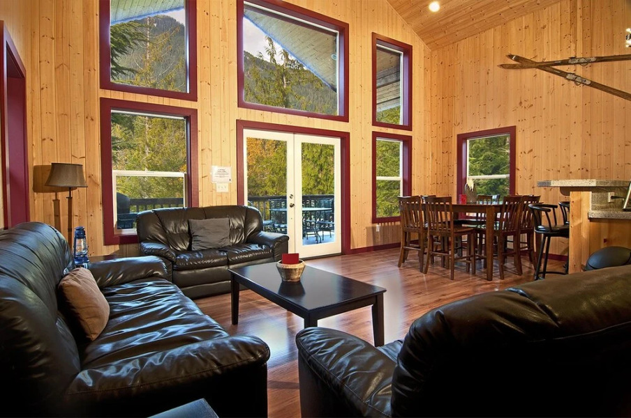 Money Creek Lodge - Five Bedroom Cabin with Hot Tub