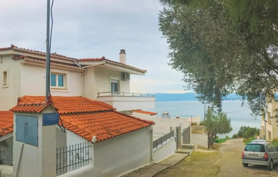 Stunning Home in Chalkida With 3 Bedrooms and Wifi