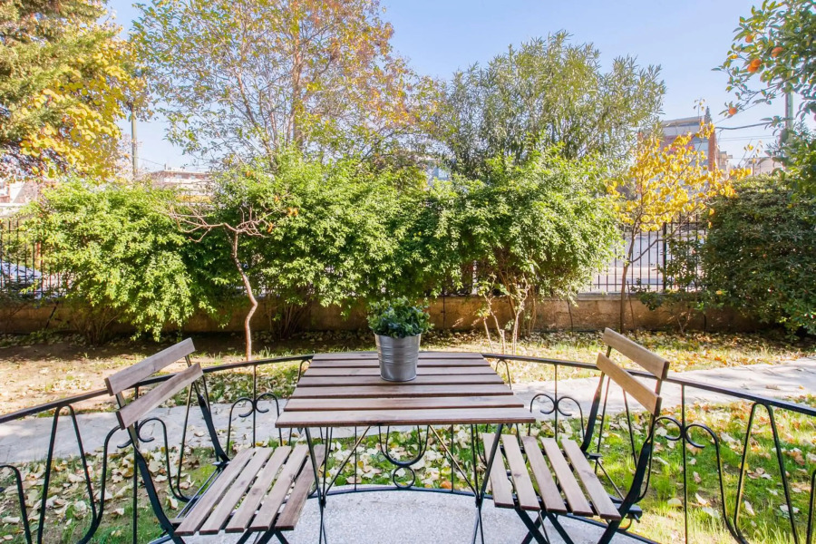 Trendy Minimal Flat in posh Athens