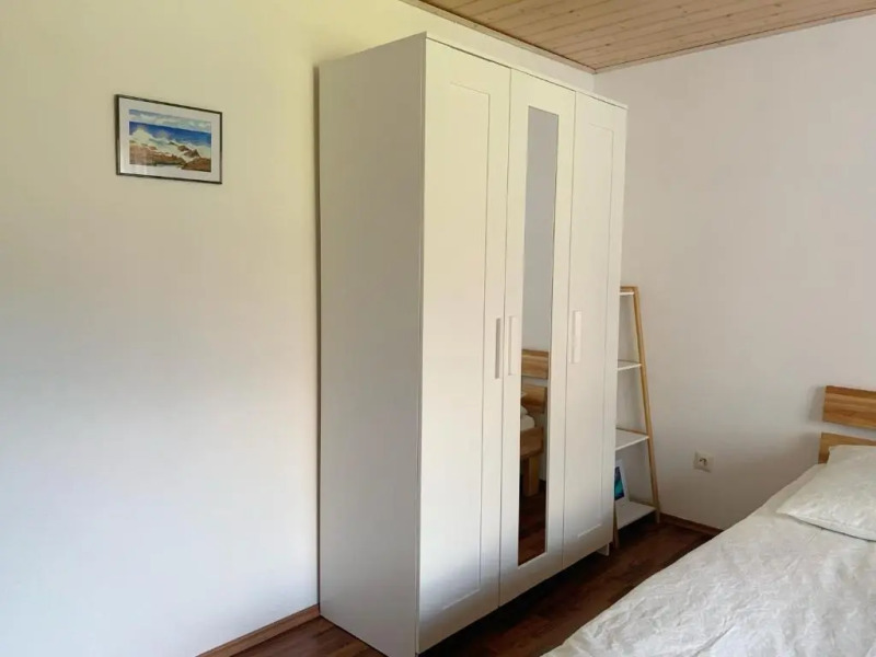 privates Zimmer in Unterkunft mit Glatttal Blick in Wasserschloss Nähe