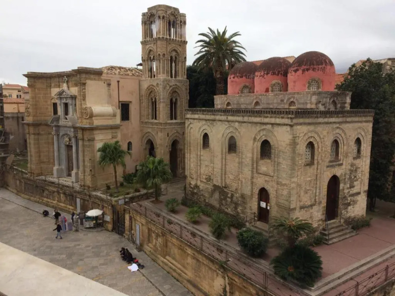 Teatro Apartments Giardino Inglese