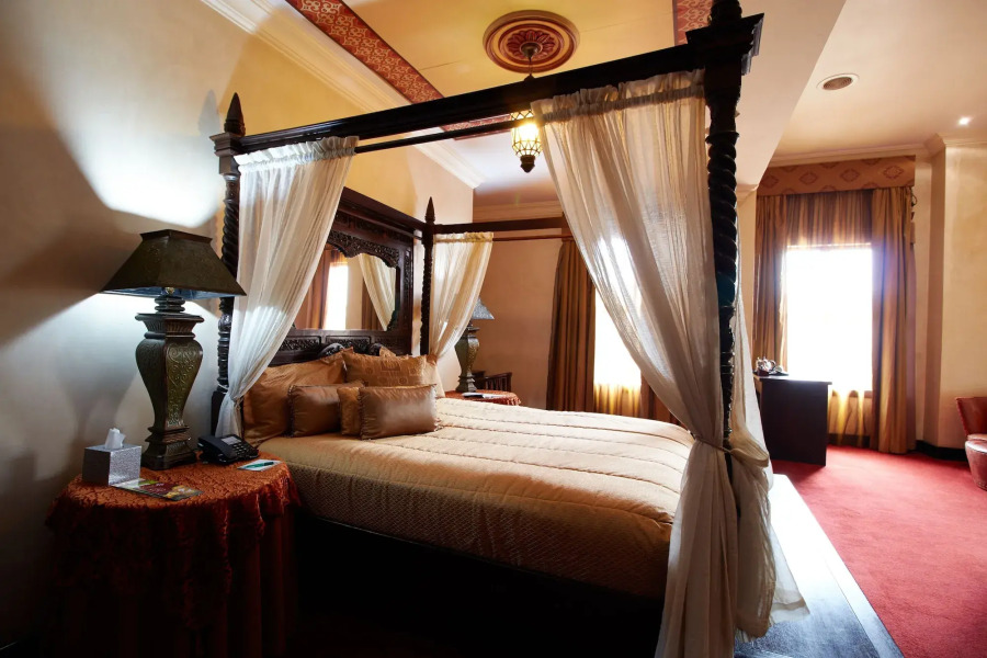 Tayfin Royale Hotel & Restaurant