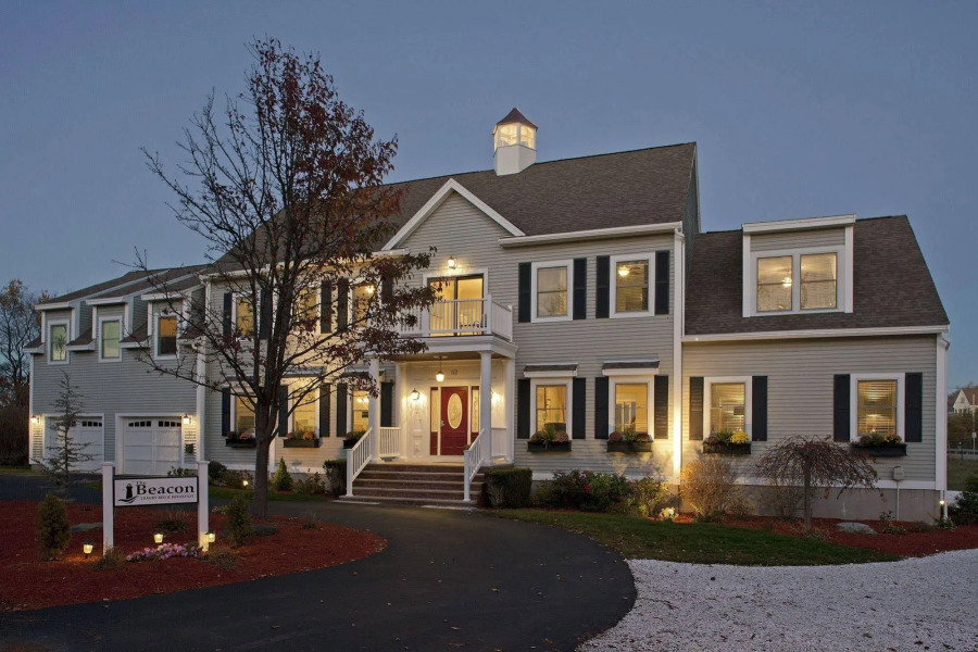 The Beacon Waterfront Inn