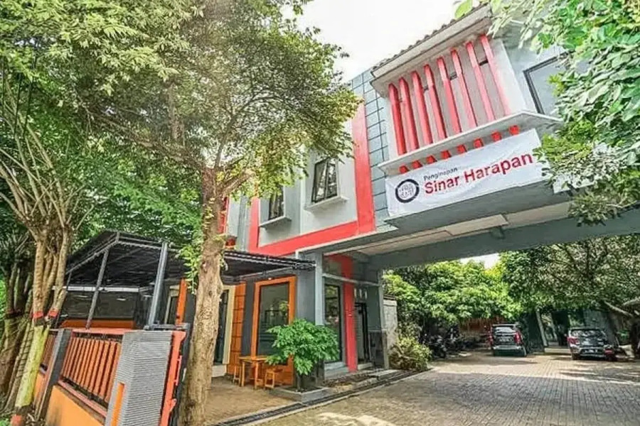 OYO 587 Penginapan Sinar Harapan