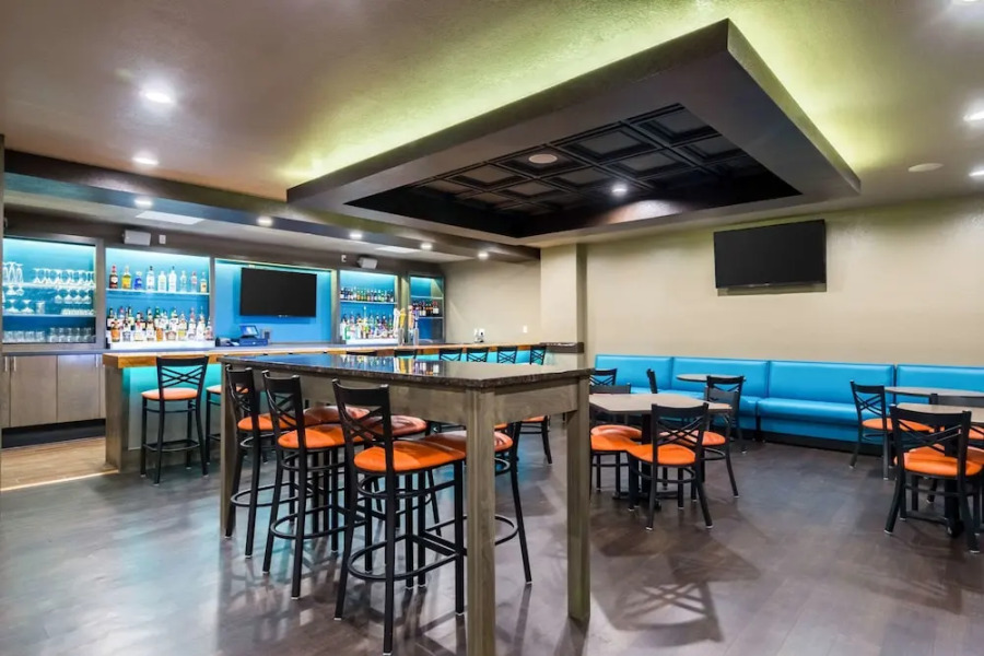 Holiday Inn RUSSELLVILLE