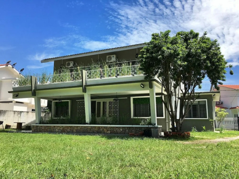 iBook 3 - Beachside Bungalow