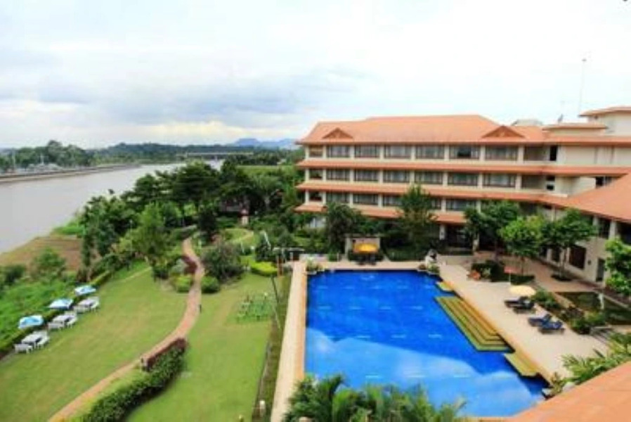 The Imperial River House Resort