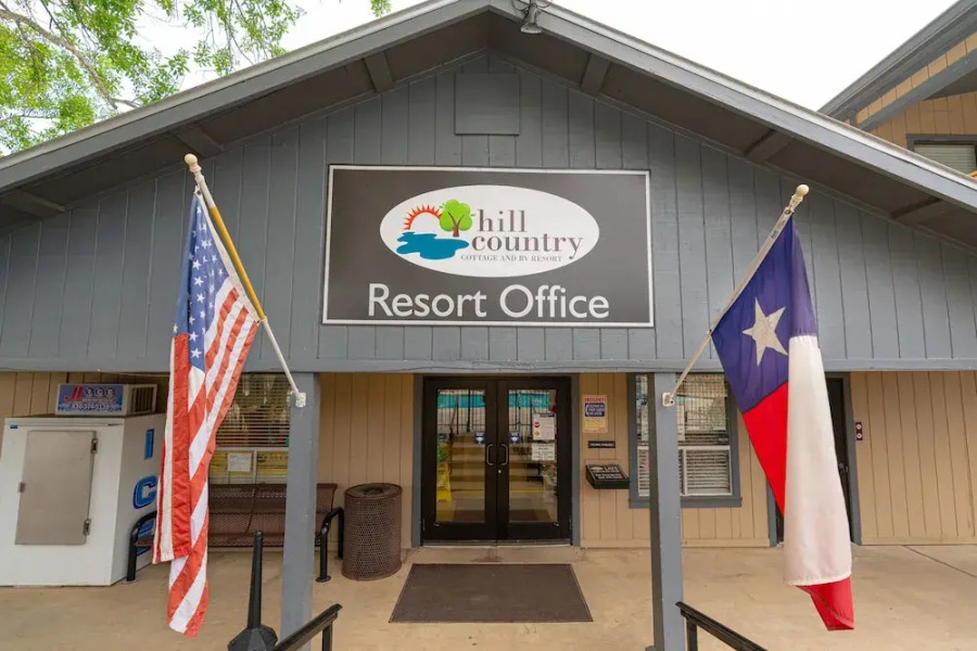 Hill Country Cottage and RV Resort
