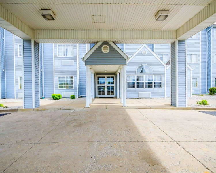 Econo Lodge Inn & Suites Evansville East