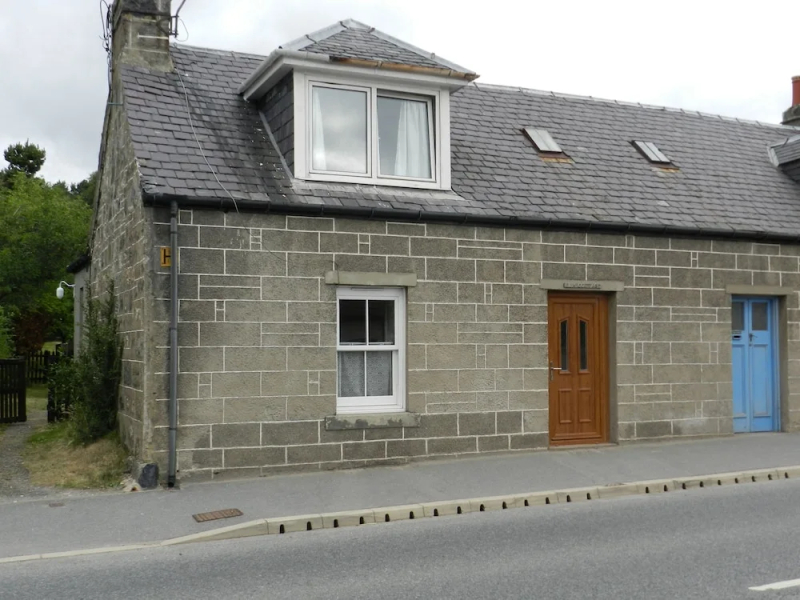 Highland Holiday Homes - Elm Cottage