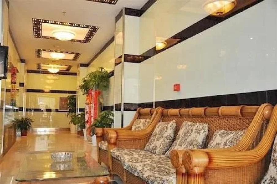 Wuhan Happy Sunshine Hotel