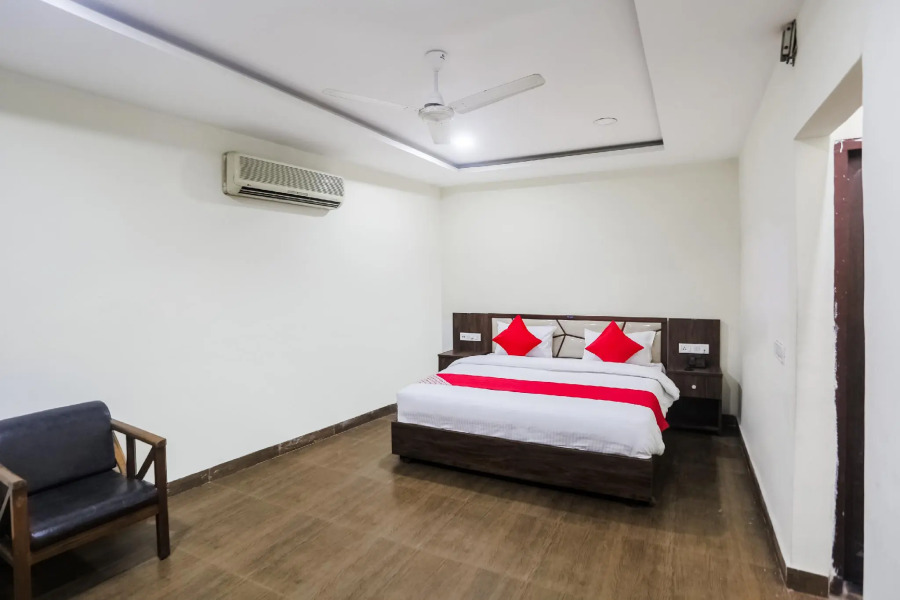 OYO 63134 Hotel Red Queen