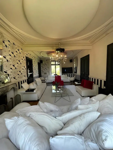 Estate in Saint-pavace Near Le Mans Circuit