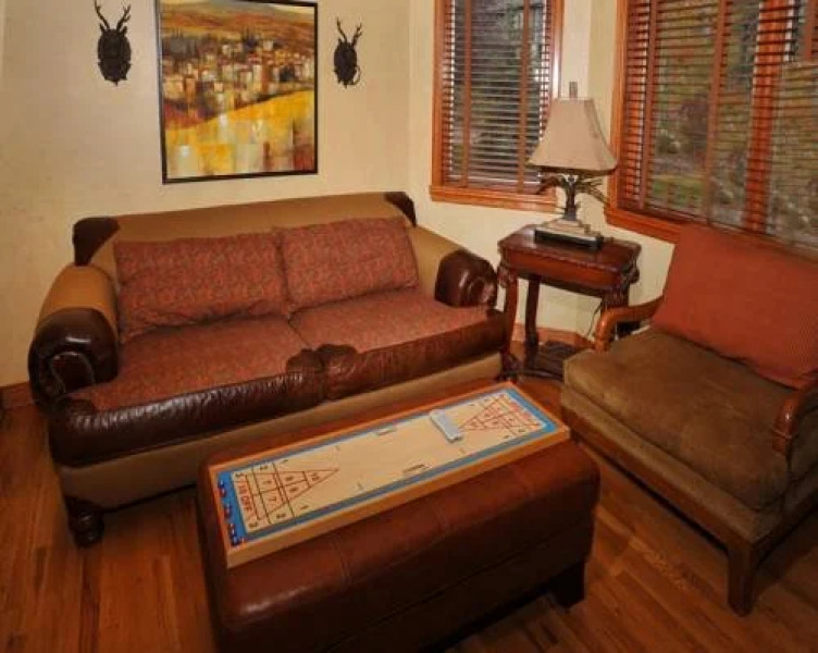 Lionsridge Loop Residence