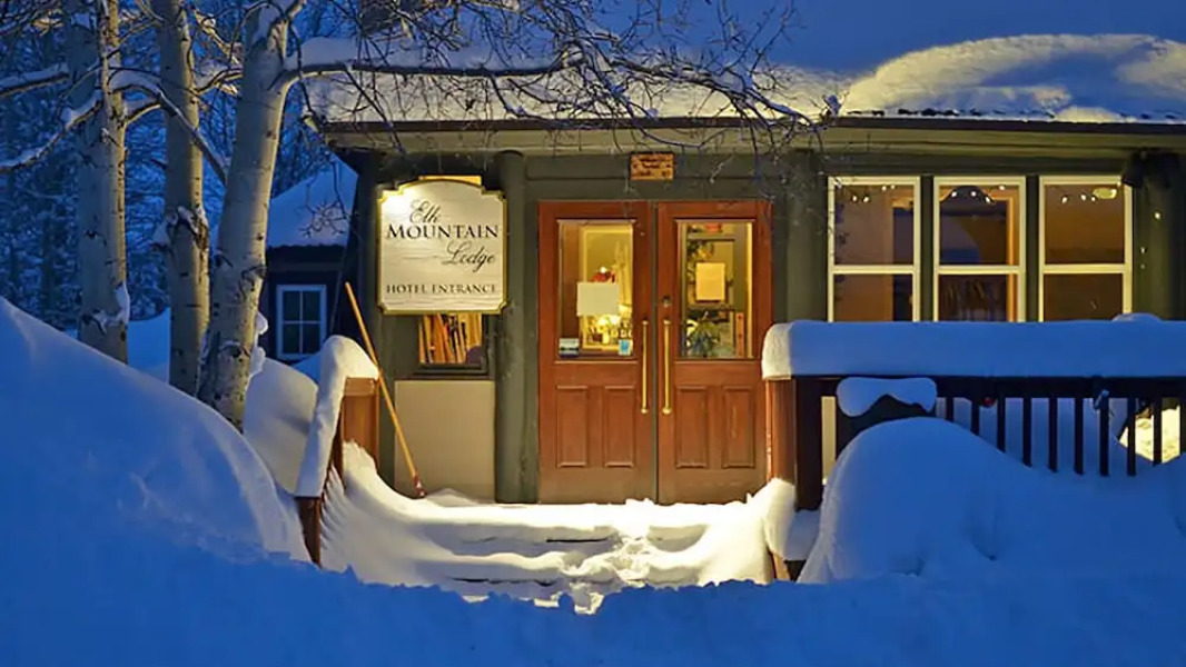 Elk Mountain Lodge
