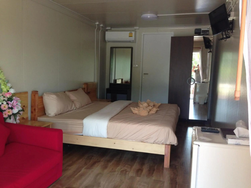 Check In & Chill Out Laem Sok Pier