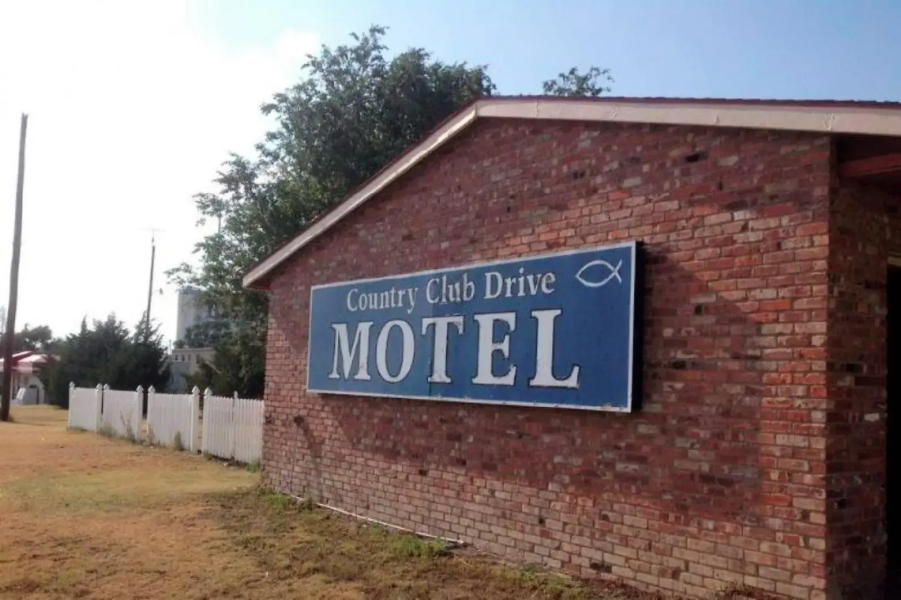 Country Club Inn