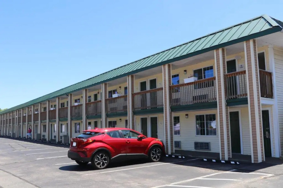 Sunbird Cape Cod Resort