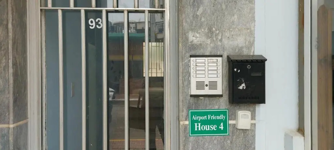 Airport Friendly House 4