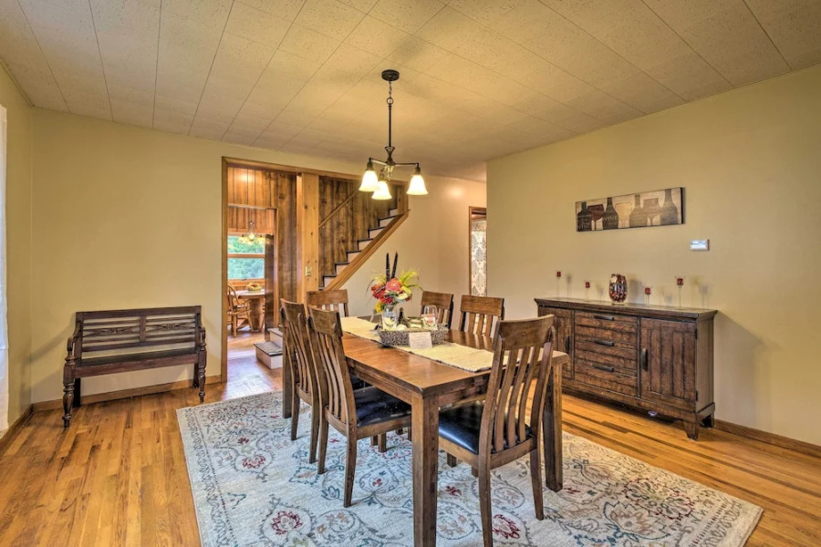 Penn Yan Escape w/ Yard, 1 Mi to Keuka Lake!