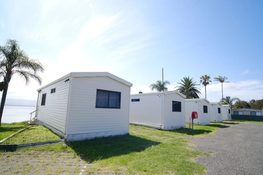 Lakeside Inn (ex. Oasis Resort & Village)