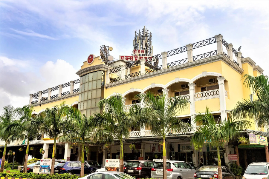 Freesia By Express Inn