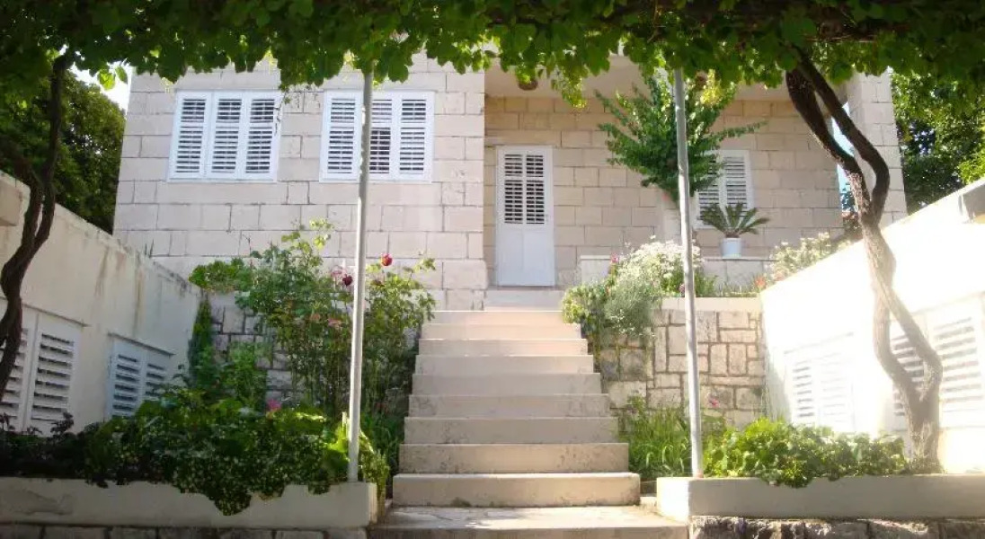 Apartments Villa Orebic