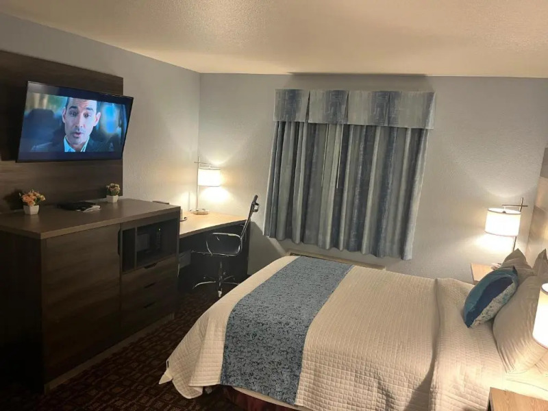 Garnett Hotel & RV Park