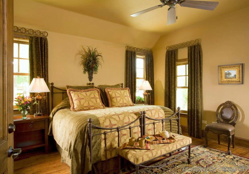 Inn on Lake Granbury a Boutique Hotel