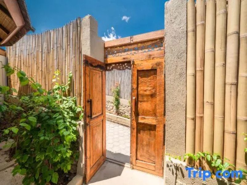 Blue Lagoon Avia Villa