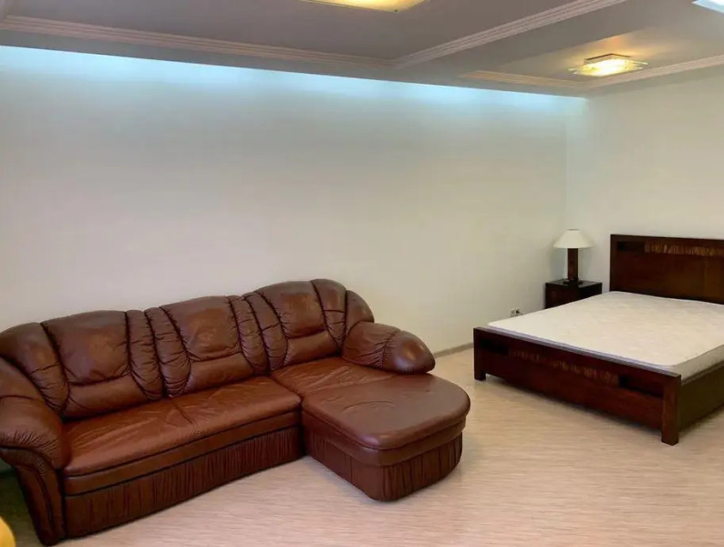 ABC Apartmens (ЭйБиСи Апартментс) на улице Толстого