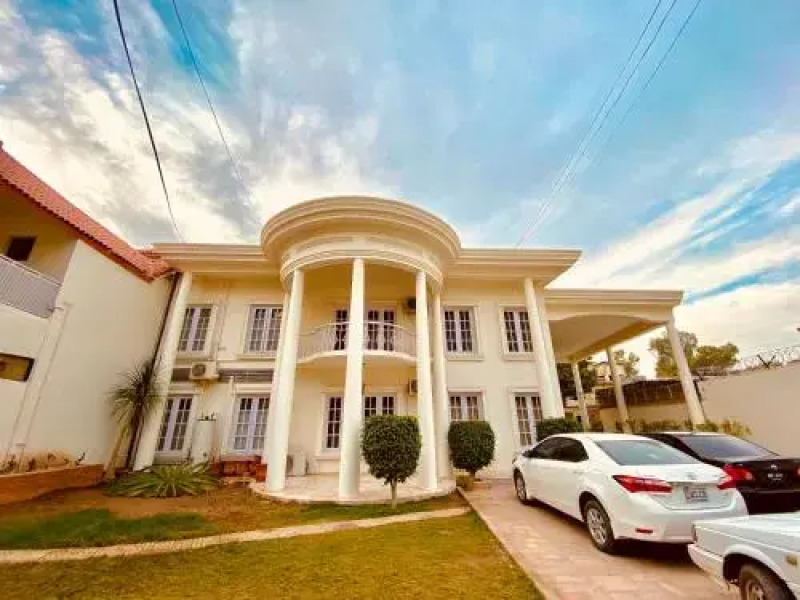 Shelton Rezidor Peshawar