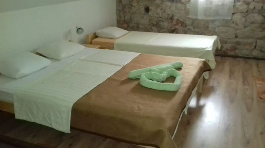 Apartment With one Bedroom in Tribanj, With Enclosed Garden and Wifi -