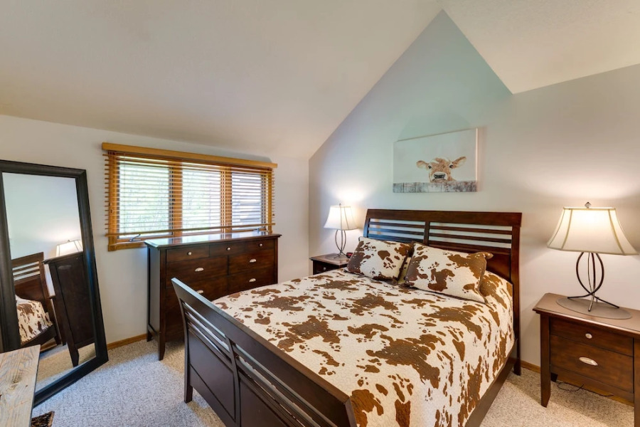 Galena Retreat: Shopping, Owners Club & Skiing!