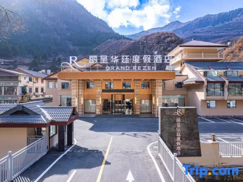 Grand Rezen Jiuzhaigou Resort