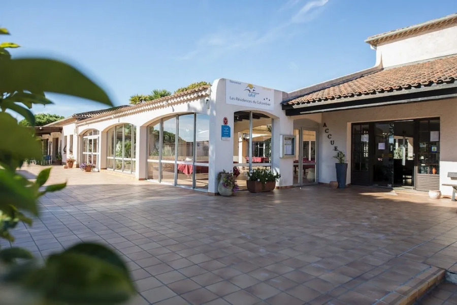 Camping Domaine du Colombier - Yelloh Village